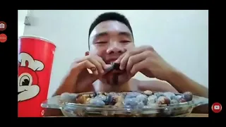 BOY TAPANG KUMAIN NG BUHAY NA BATUD(Grub Worm)