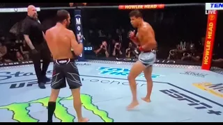 Rockhold perfect 360 roundhouse kick