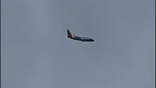 Southwest Airlines Boeing 737-7BD flyover on approach Diverted to IND.