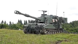 US Army's Deadly New Gun • M109A6 Paladin howitzers • Inside & Outside View