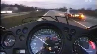 LOCO CON MOTO CORRE A MAS DE 300 KM H EN MENOS DE UN MINUTO