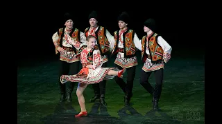 Молдавский танец "Ляна", Анс. "Ритмы детства". Moldovan dance "Lyana", Ens. "Rhythms of childhood".