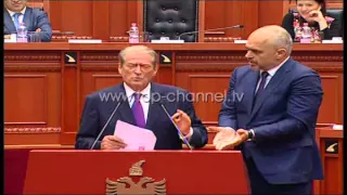 Batutat e Ramës dhe Berishës në foltoren e Kuvendit  - Top Channel Albania - News - Lajme