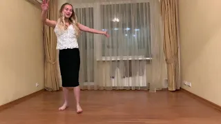 Пародирует танец 💃🏻 умничка коасотка Дай Бог Щастя😍