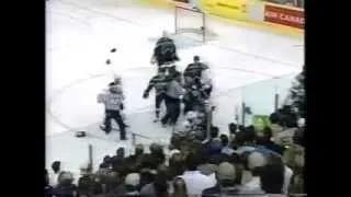 Brenden Morrow hits Ryan Smyth & Sean Brown vs. Dave Manson (Game 3 of '00 Playoffs) - Apr-16-2000