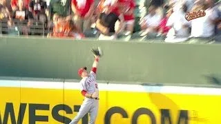 Mike Trout goes SKY HIGH like Air Jordan to rob J.J. Hardy of a homer!