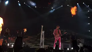 Machine Gun Kelly. Sings twin flame for Megan live on stage 2022