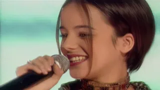 Alizée - Moi... Lolita (The Saturday Show, BBC UK  02-02-2002) (HD Remastered)