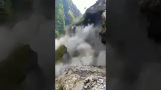 landsliding at skardu gilgit baltistaan#pakistan#originalvideo