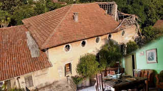 Abandoned 19th century Italian Farm House Of Local Wine Makers! *Everything Left*