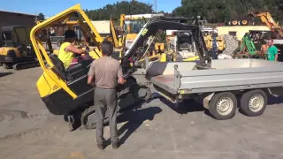 Mini giratoria - escavadora Volvo EC15 XTV - Goladinha_09_2016