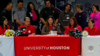 Marcela Treviño Signs To The University Of Houston