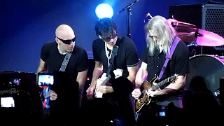 G3 - Steve Morse, Steve Vai, Joe Satriani - White Room (05.08.2012, Moscow, Russia)