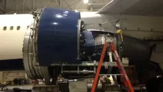 Boeing 767 engine change