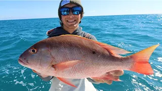 Best tasting fish in the ocean... Mutton snapper cooked on the half shell (Offshore Fishing)