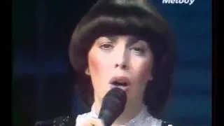 MIREILLE MATHIEU UNE FEMME AMOUREUSE