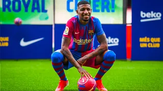 EMERSON ROYAL steps on the Camp Nou for the FIRST TIME!