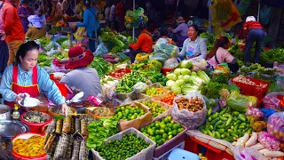 Land of plenty, tons of food & seafood @ Kampot town market, Cambodian food tour