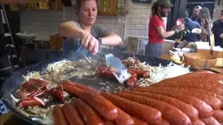 LONDON STREET FOOD, HOT DOGS, SAUSAGES, POLISH KIELBASA, 1 METRE LONG HOT DOG, CAMDEN MARKET