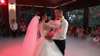 Перший весільний танець  Артем Кондратюк - "Хочеш я небом твоїм стану?"