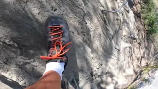 Décathlon Chaussure d'approche, parfait pour Via Ferrata. ‘Climbing zone’ -  205