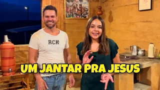 Um Jantar Pra Jesus - Rayne Almeida e Robson Aguiar ( Clipe Oficial )