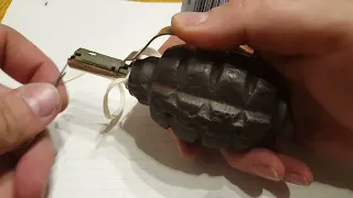 How They Work: Russian grenade BoobyTraps in Ukraine.