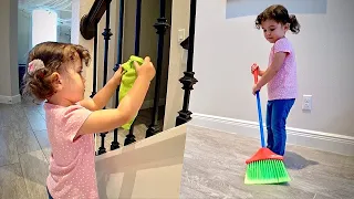 LAURA AND MARCOS PRETEND PLAY CLEANING TOYS - Brancoala Family