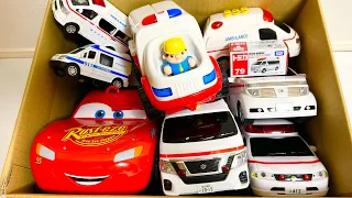 救急車のミニカー走る！緊急走行！サイレン音あり　Ambulance mini car runs! Emergency running! Siren sound available