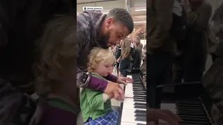 Curious little boy adorably kicks performer off his piano so he can try playing ❤️❤️