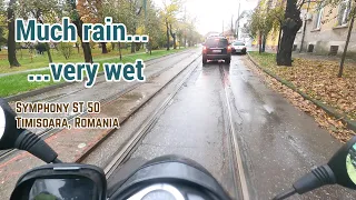 Rainy City Tour on a Scooter - SYM Symphony ST 50