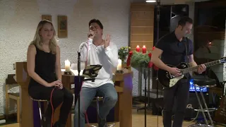 Der "singende" Pfarrer Joachim Rohrbach und Sängerin Lila - Duett "I believe I can fly" (R. Kelly)