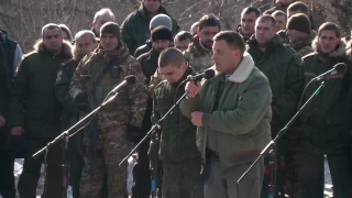 Александр Захарченко на похоронах Михаила Толстых (Гиви)