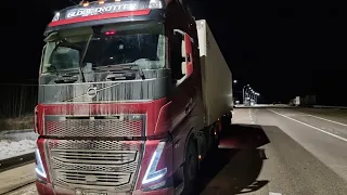 Опять паром в Якутск.VOLVO FH 540