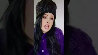 В мене така подруга ,що кожна гулянка проходить на висоті.🤣