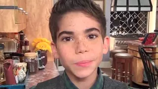 CAMERON BOYCE Dishes on DEBBY RYAN's New Show Jessie!