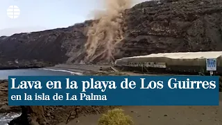 La lava del volcán de La Palma alcanza la playa de Los Guirres