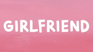 Avril lavigne - Girlfriend (Lyrics)