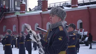 Amazing military show performed by the Russian Guards of Honor in St. Petersburg