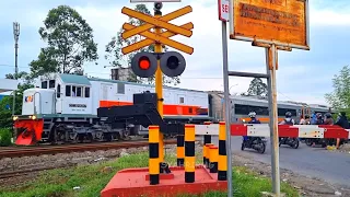 Railroad Crossing | Random Perlintasan Kereta Api Timur Bekasi