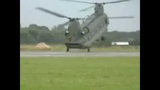 Chinook CH-47 RAF HC Mk2_2A Boeing helicoptor-tactical, landing with reverse takeoff!