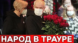 Его любила вся страна : Скончался известный российский артист...