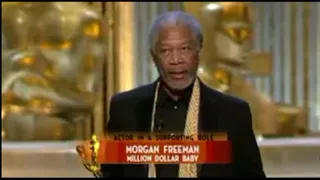 Morgan Freeman wins Best Supporting Actor for Million Dollar Baby