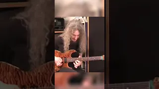 The most WTF section of Guthrie Govan ever?