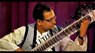 Pandit Nikhil Banerjee (sitar) - Raga Malgunji (live)