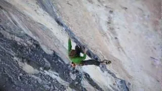 Arnaud Petit climbs "Black Bean" 8b with natural pro in Ceüse