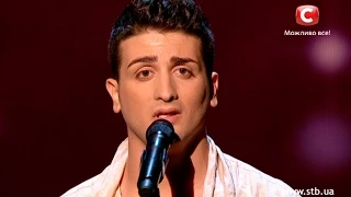 Guy from Syria sings one of the most beautiful Ukrainian songs
