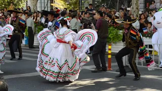 Desfile por las calles de Shanghai