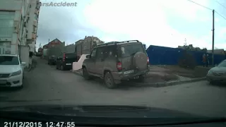 ПОДБОРКА ДТП И АВАРИЙ ДЕКАБРЬ 2015 #64 / Car Crash Compilation December 2015 #64