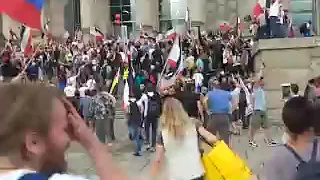 Немцы конкретно затеяли протесты в своей стране  с захватом рейстага! ШОК!!